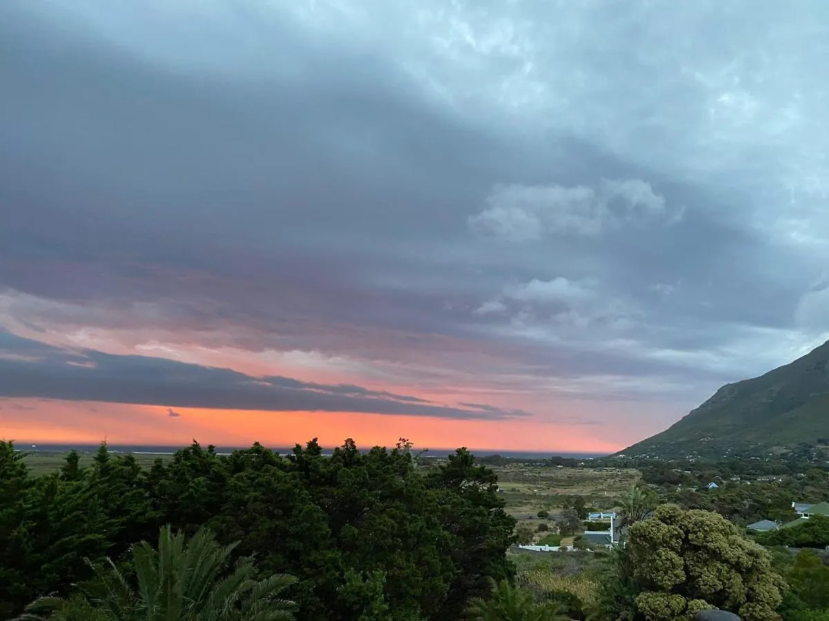 Wild Rose Country Lodge Noordhoek